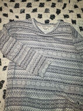 BearPaw Men's Light Gray Fair Isle Crewneck Sweater